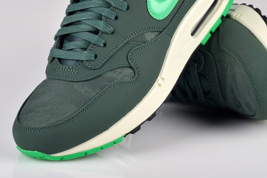 Nike air max 1 clearance tape vintage green camo