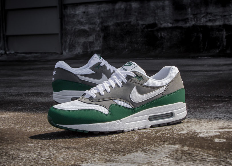 nike air max 1 green and white